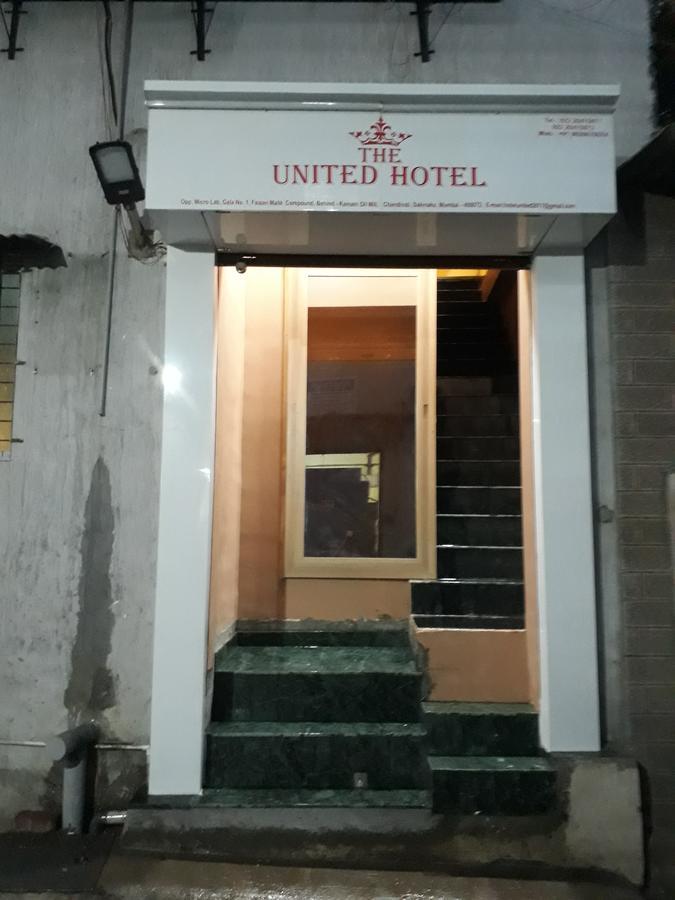 The United Hotel Мумбаи Экстерьер фото
